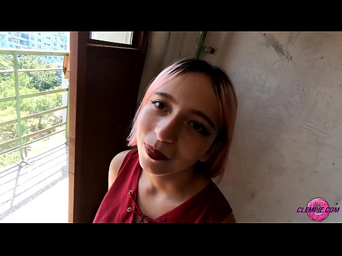 ❤️ Tamaa ya Mwanafunzi Inamnyonya Mgeni Ugenini - Mzunguke Usoni Video ya kutatanisha ❌️❤